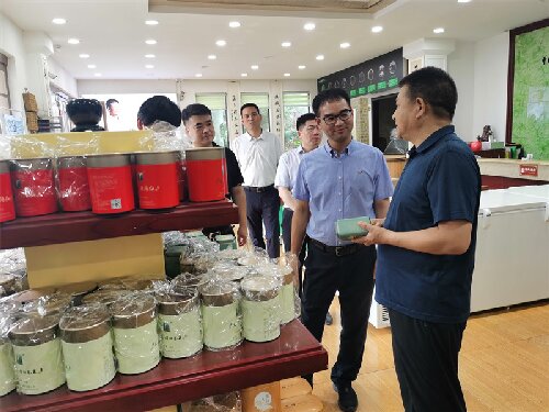 2023年7月13日，中國郵政集團(tuán)公司河南省分公司夏總一行蒞臨廣義茶印象園參觀指導(dǎo)，給予我司發(fā)展高度評價